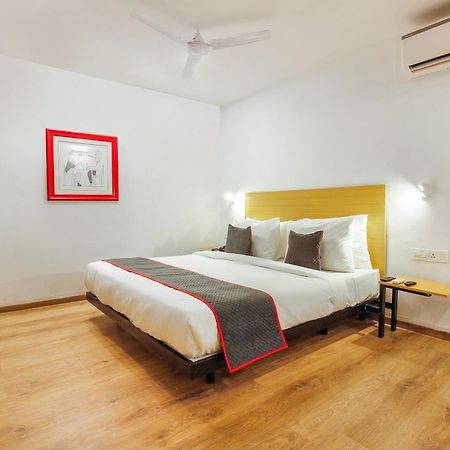 Super Townhouse Rcc Sunrise Hotel Hyderabad Exterior foto