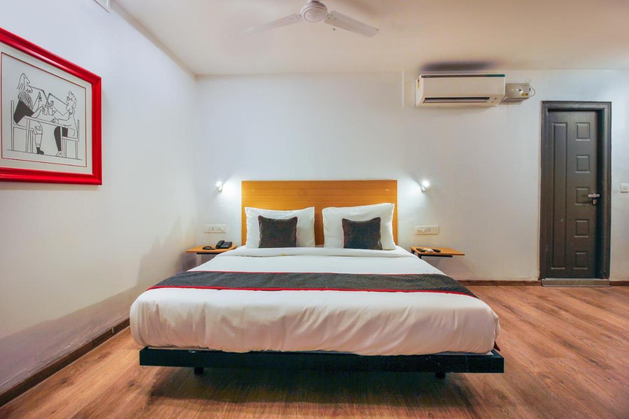Super Townhouse Rcc Sunrise Hotel Hyderabad Exterior foto