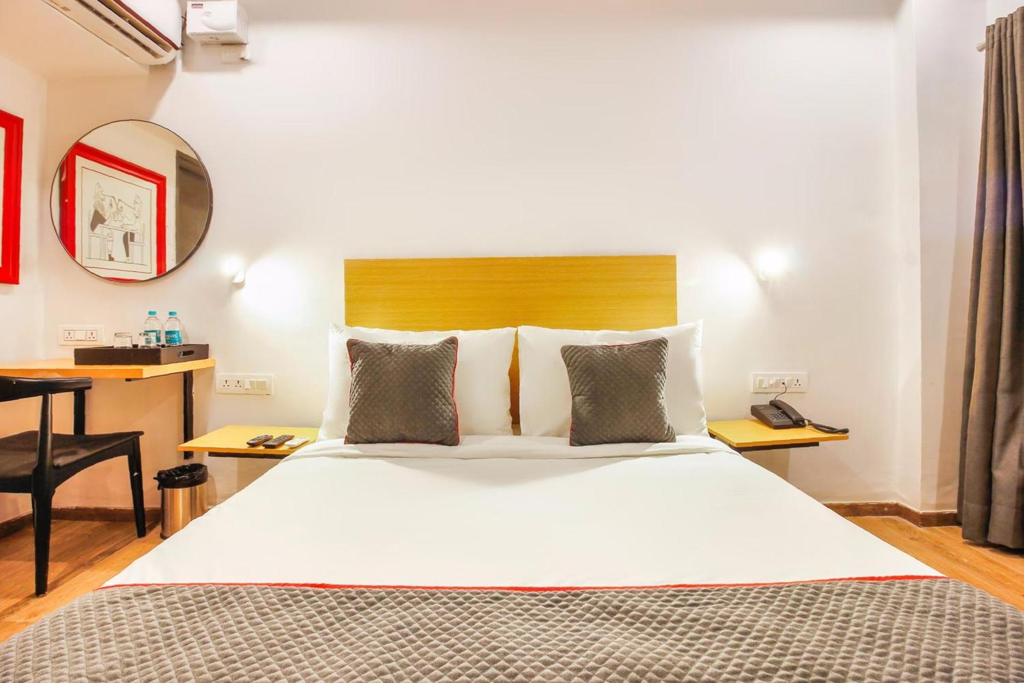 Super Townhouse Rcc Sunrise Hotel Hyderabad Exterior foto