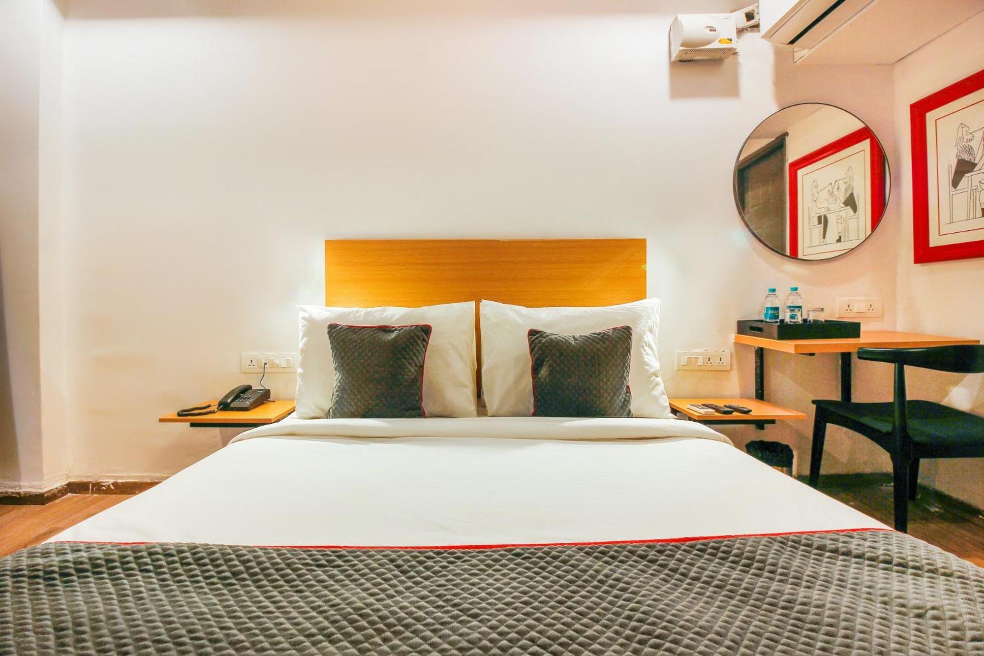 Super Townhouse Rcc Sunrise Hotel Hyderabad Exterior foto